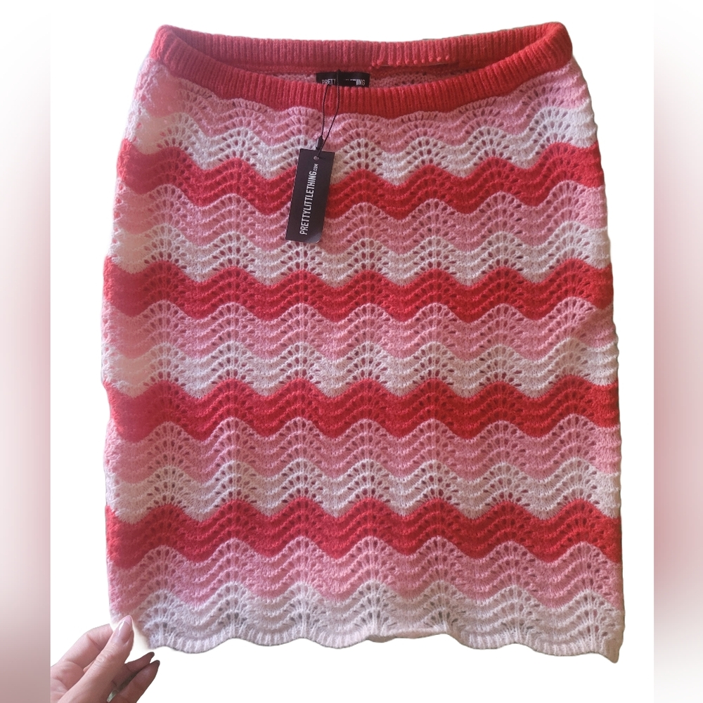 PrettyLittleThing Red and Pink Wave Crochet Skirt NWT